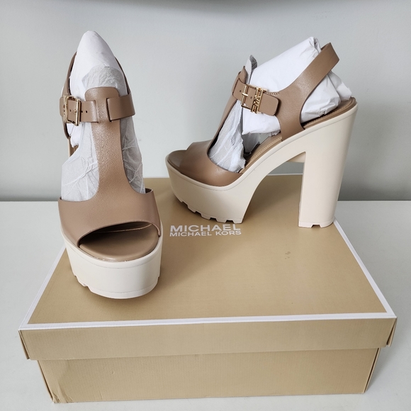 MICHAEL Michael Kors Shoes - 🔥Michael Kors Sinead Leather Platform Sandal
